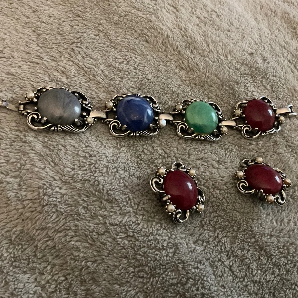Vintage Sarah COVENTRY. BRACELET CLIP EARRINGS - Picture 1 of 9